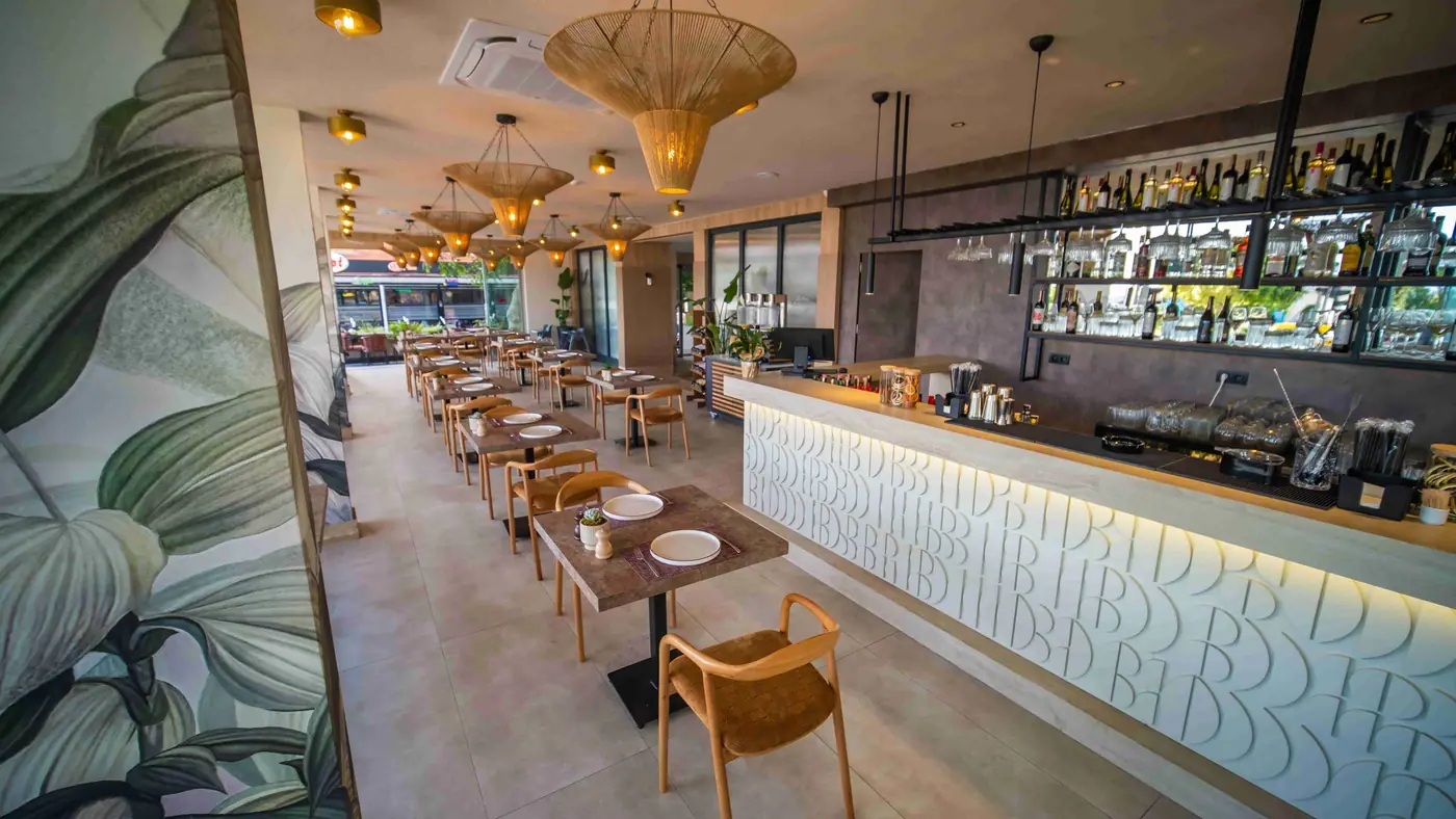 Bar and lounge