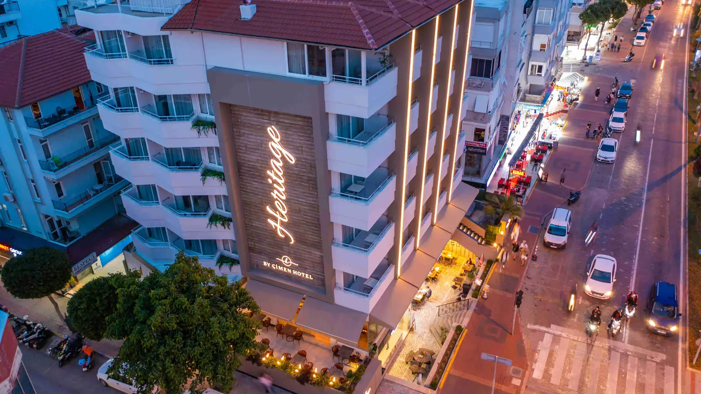 Heritage by Çimen Hotel at night