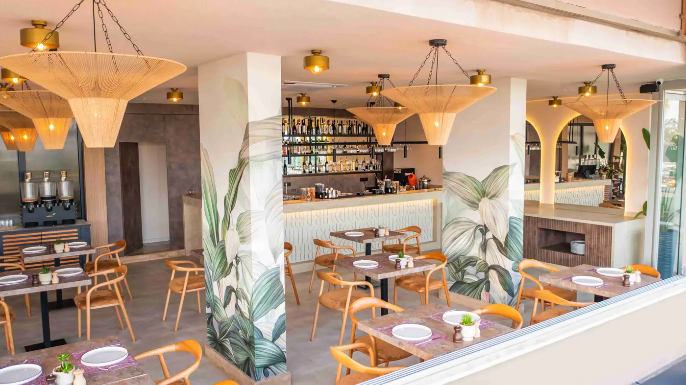 Hotel restaurant